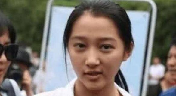 关晓彤妆容对比图