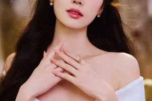 白鹿粉裙写真优雅性感，魅力十足