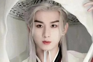 成毅《赴山海》白发造型惊艳，一人分饰三角引期待