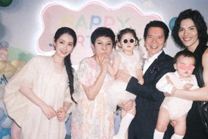 向佐奇装异服引热议：黑衣造型似大雕，网友调侃杨过需要他