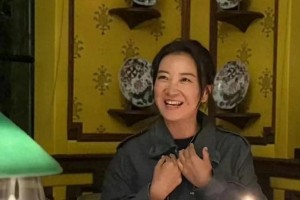 贾玲外滩庆生瘦身明显 百亿导演新片引期待