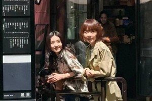 鲁豫与张子枫上海偶遇：时光中的温情交接