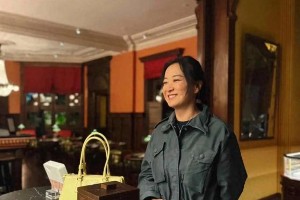 贾玲43岁生日瘦身亮相，转型导演引热议